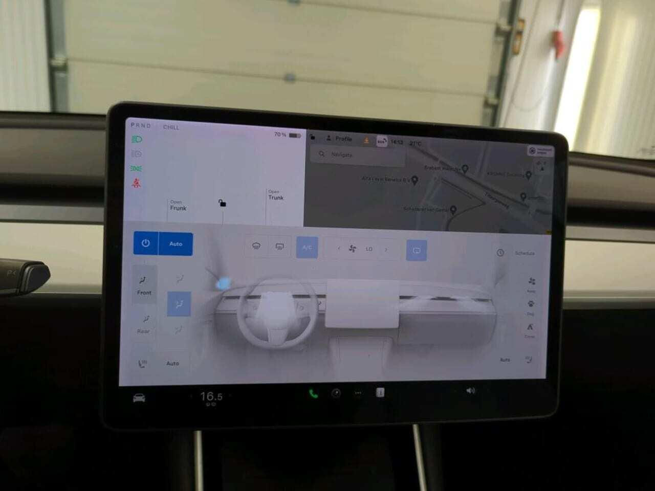 Tesla Model 3 фото 10