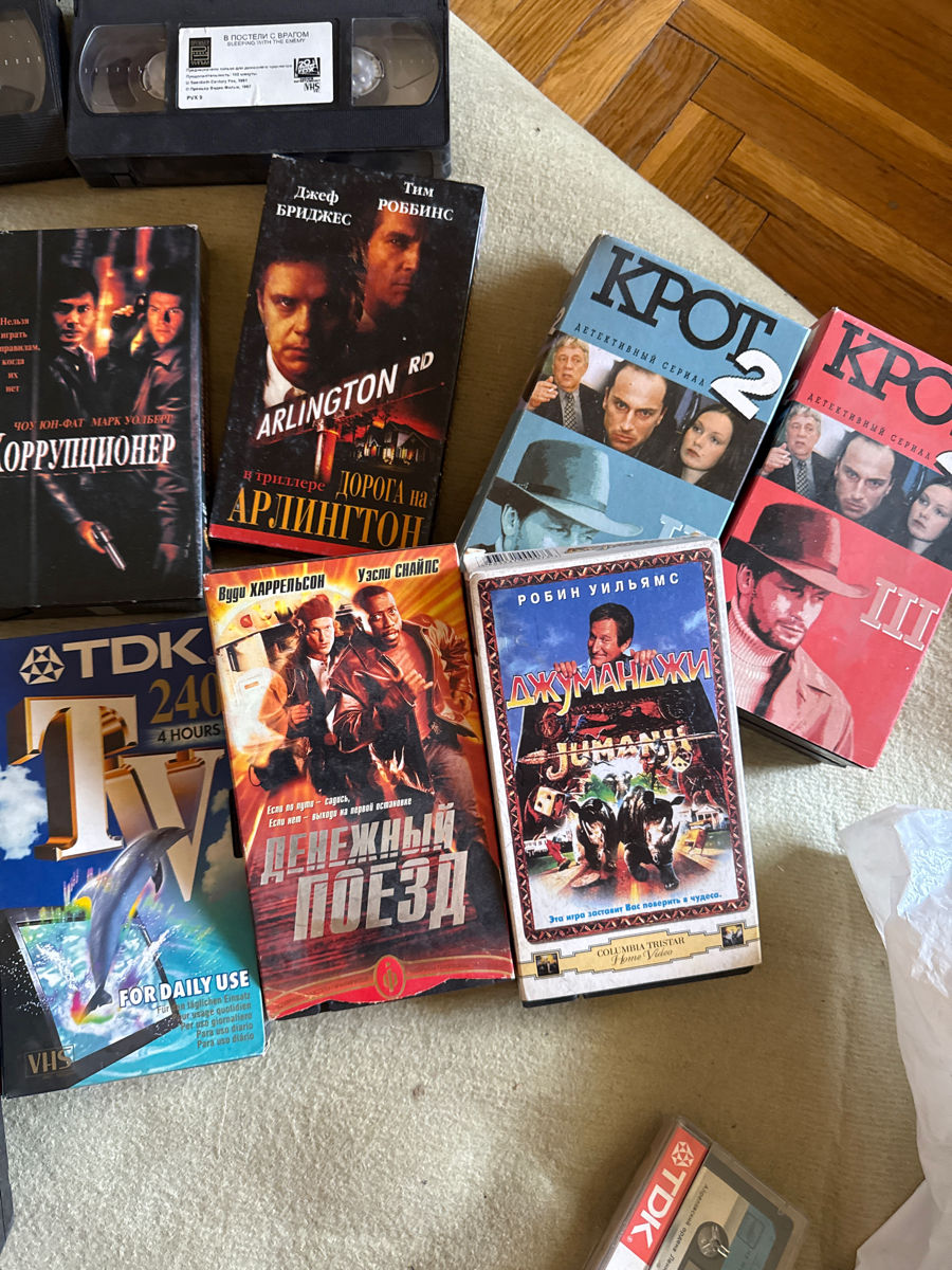 Продам коллекцию VHS кассет (фильмы, сериалы, редкие издания)   фото 2