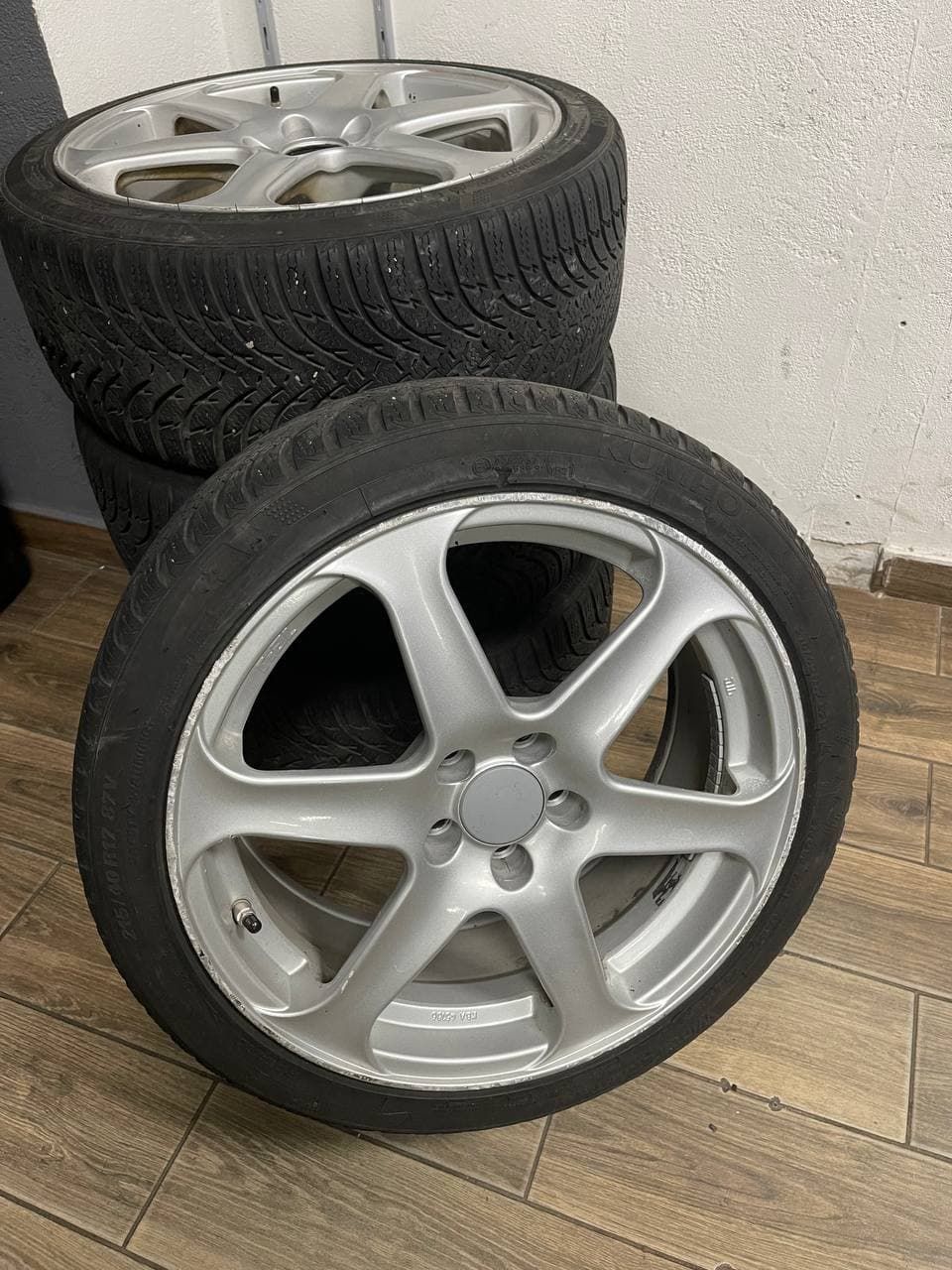 С датчиками давления RIAL R17 5*100+ Kumho 215/40