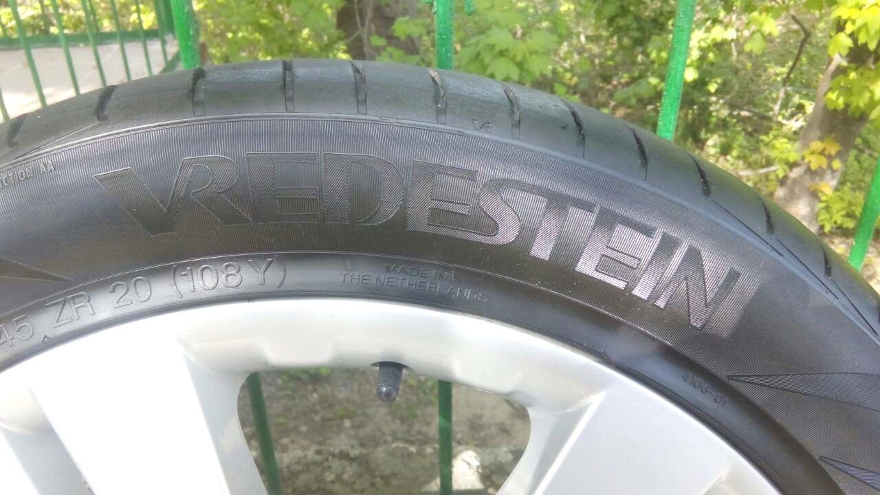 R20 265/45 летние шины Vredestein