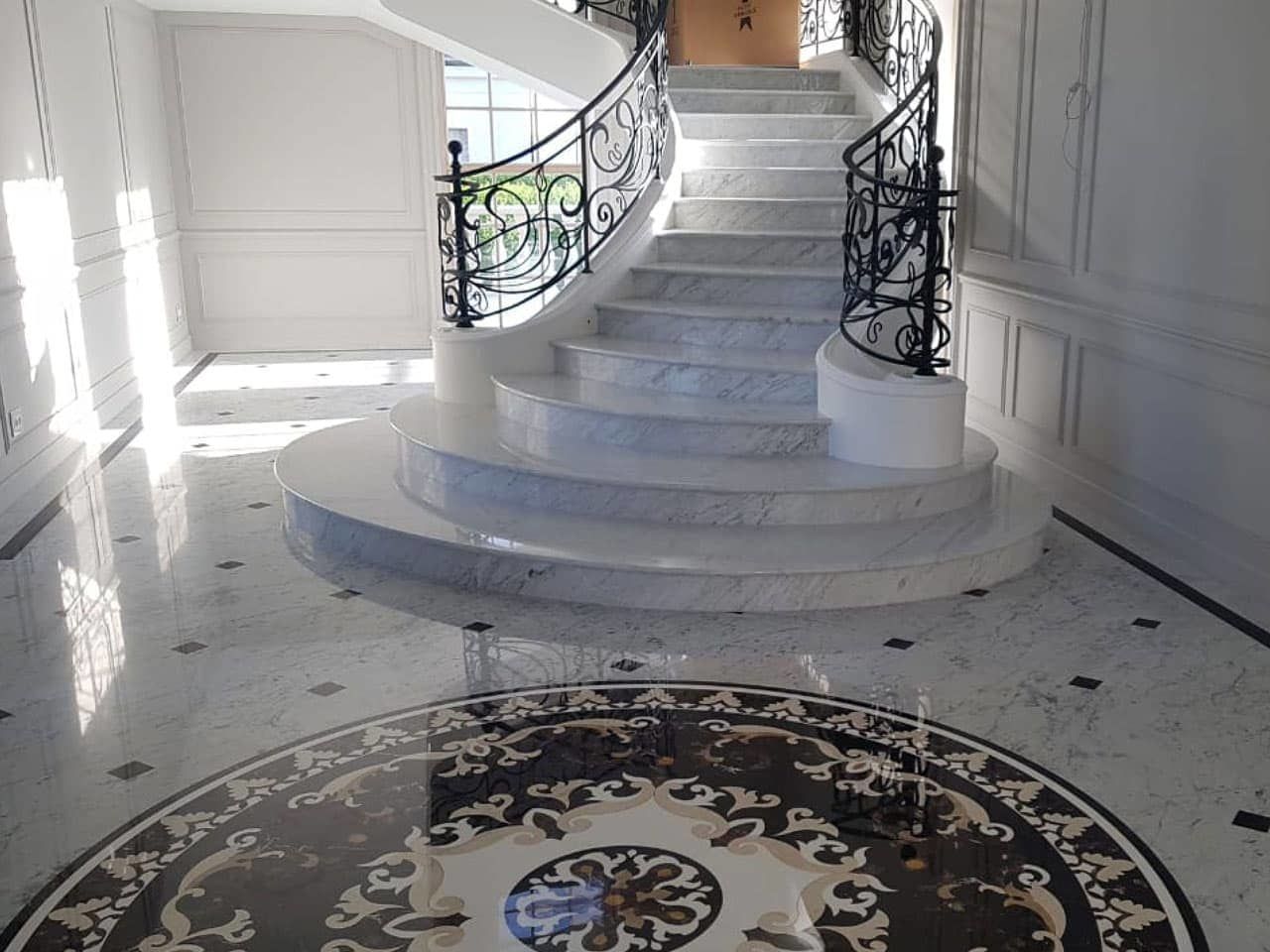 Servicii taiere configurată cu jet de apă și nisip( water jet) foto 1