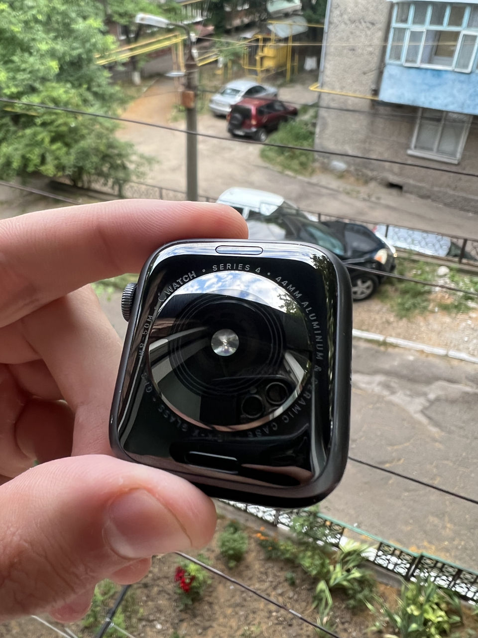 Vând apple watch la mâna a doua ,series 4 44 m aluminiun & ceramic