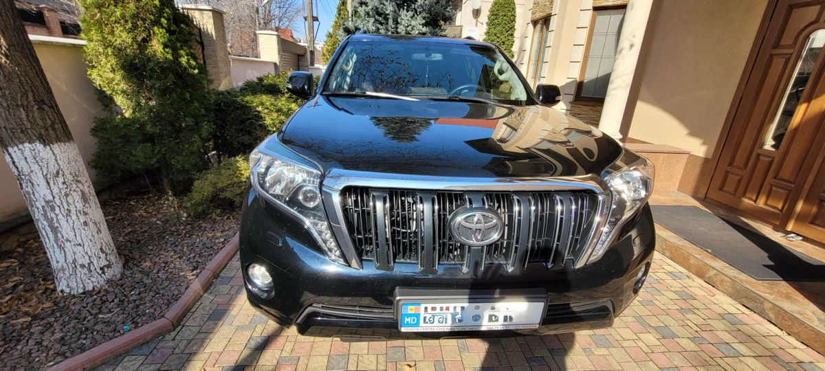 Toyota Land Cruiser Prado фото 1
