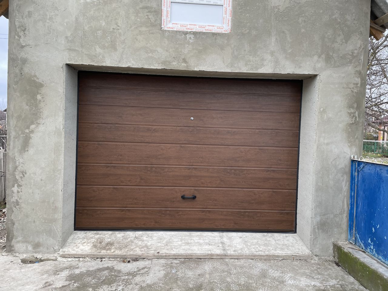 Uşi de garaj secţionale.   Livrare - montare - garantie. foto 5