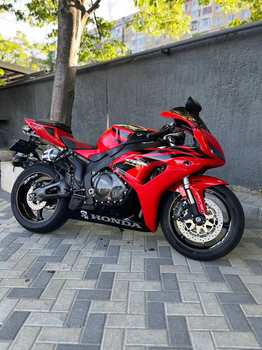 Honda CBR RR Fireblade foto 2