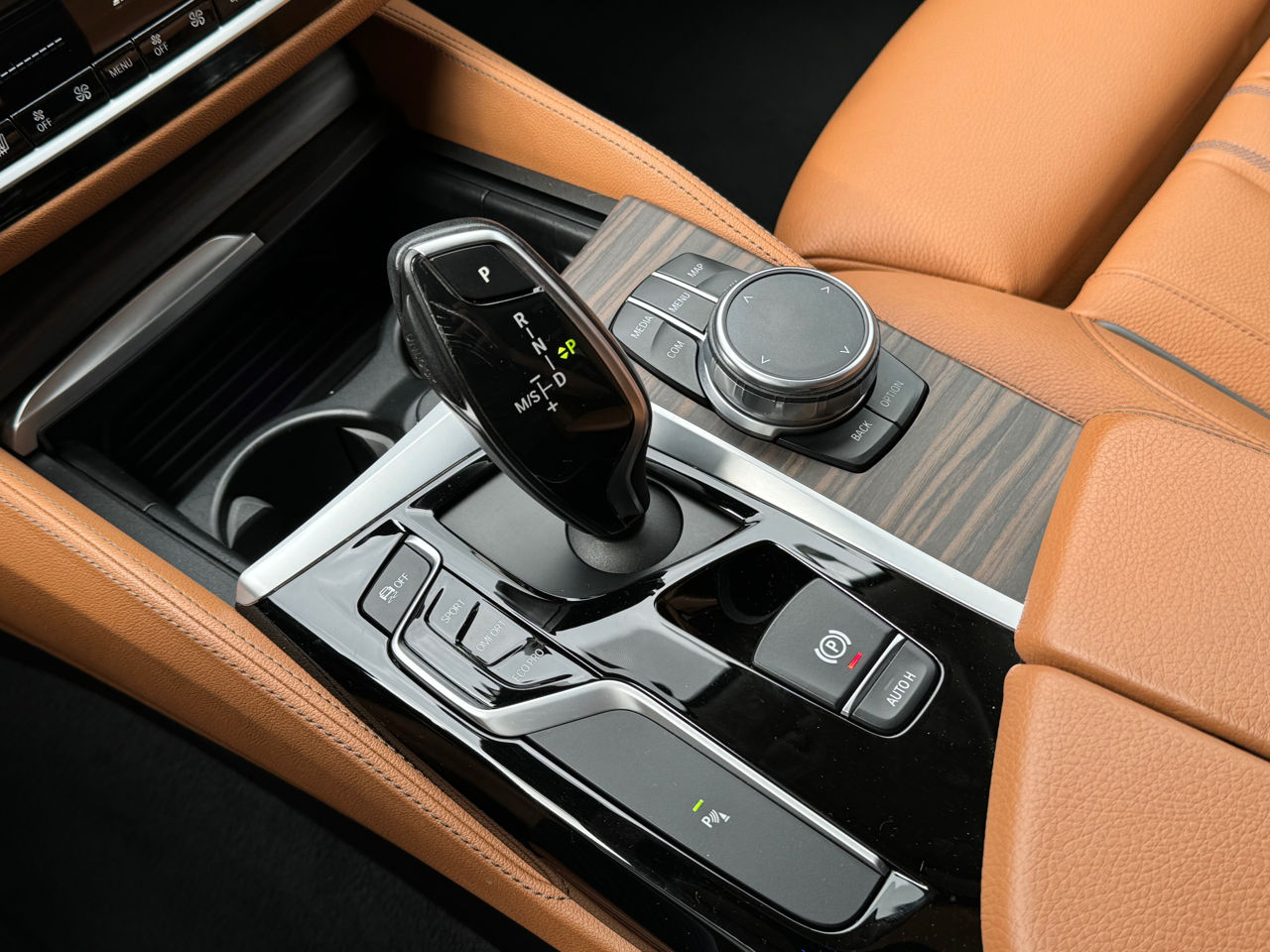 BMW 5 Series foto 13