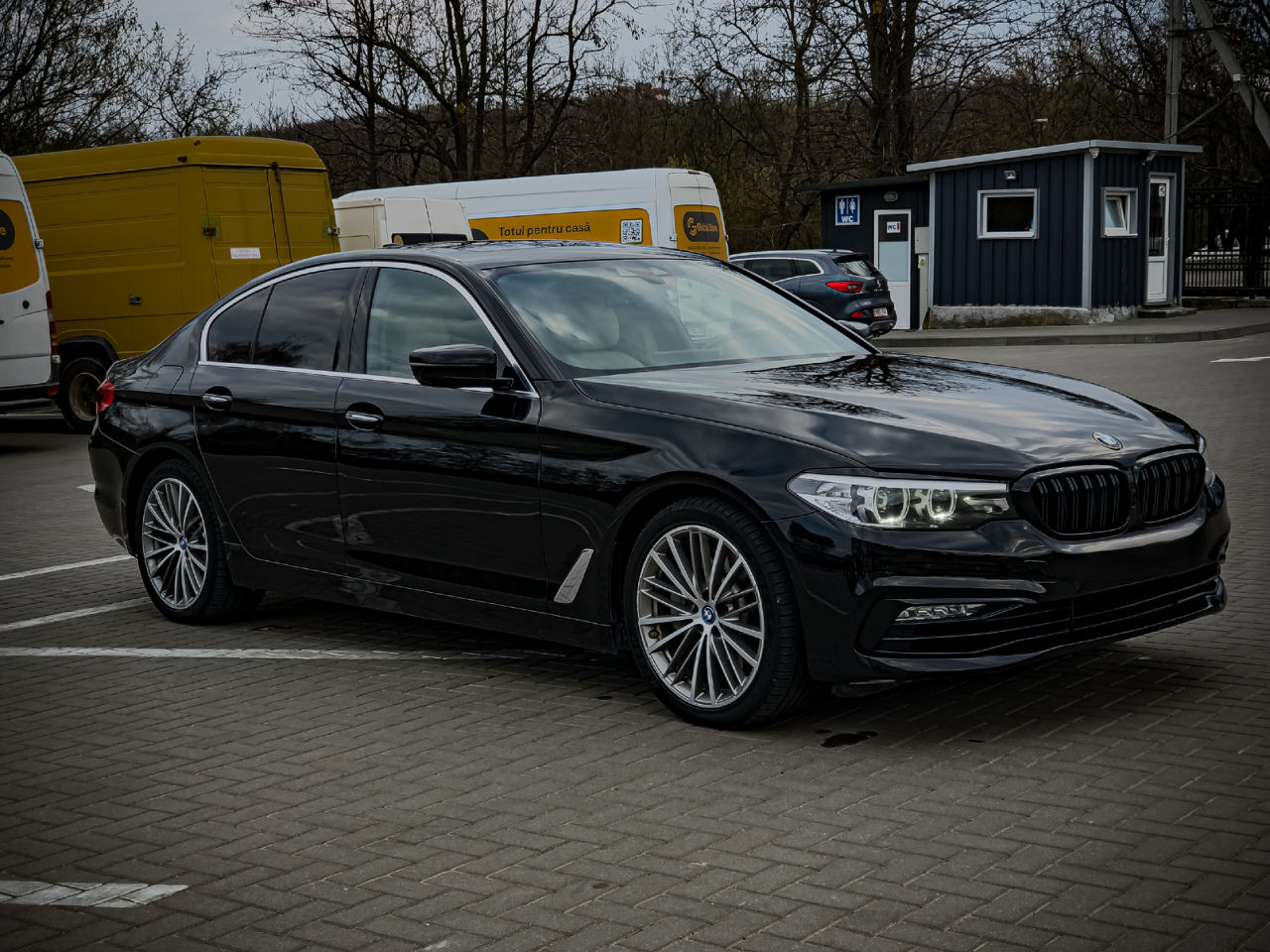 BMW 5 Series foto 3