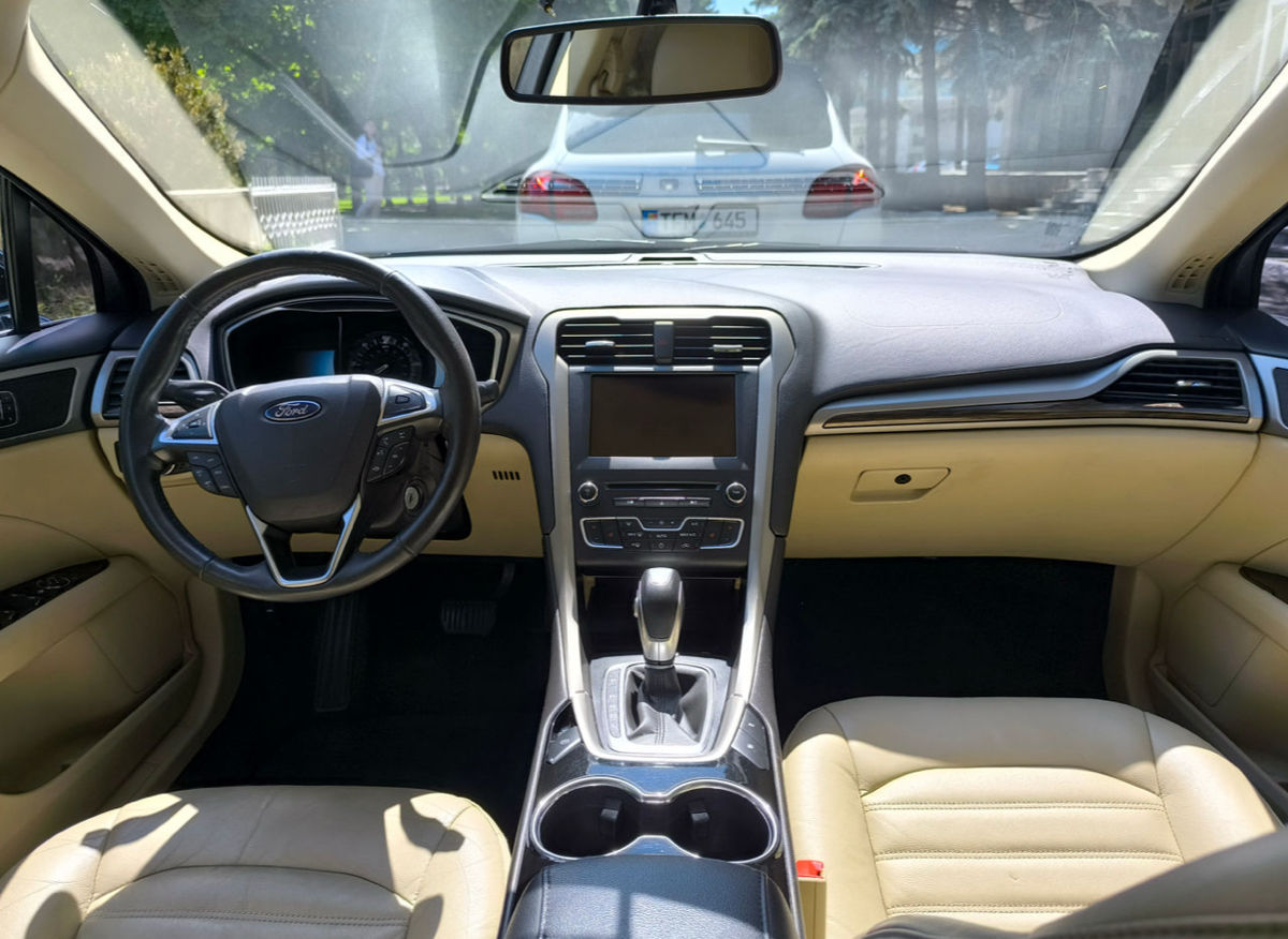 Ford Fusion foto 6