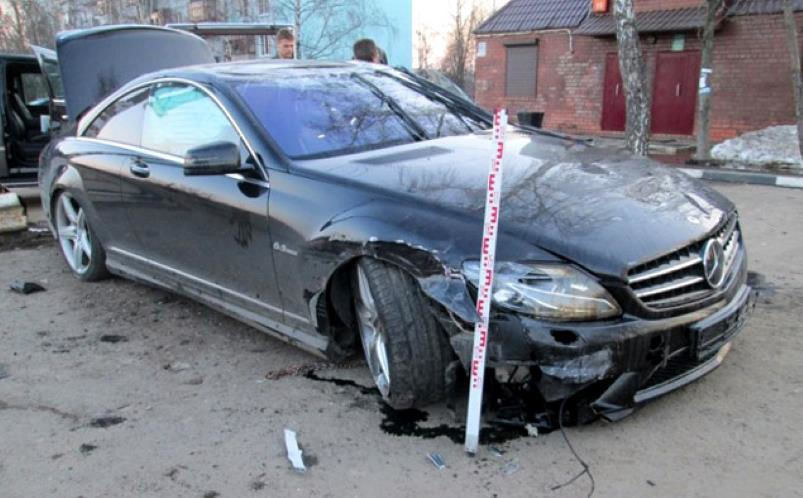 Разбитый Мерседес CLS 2005