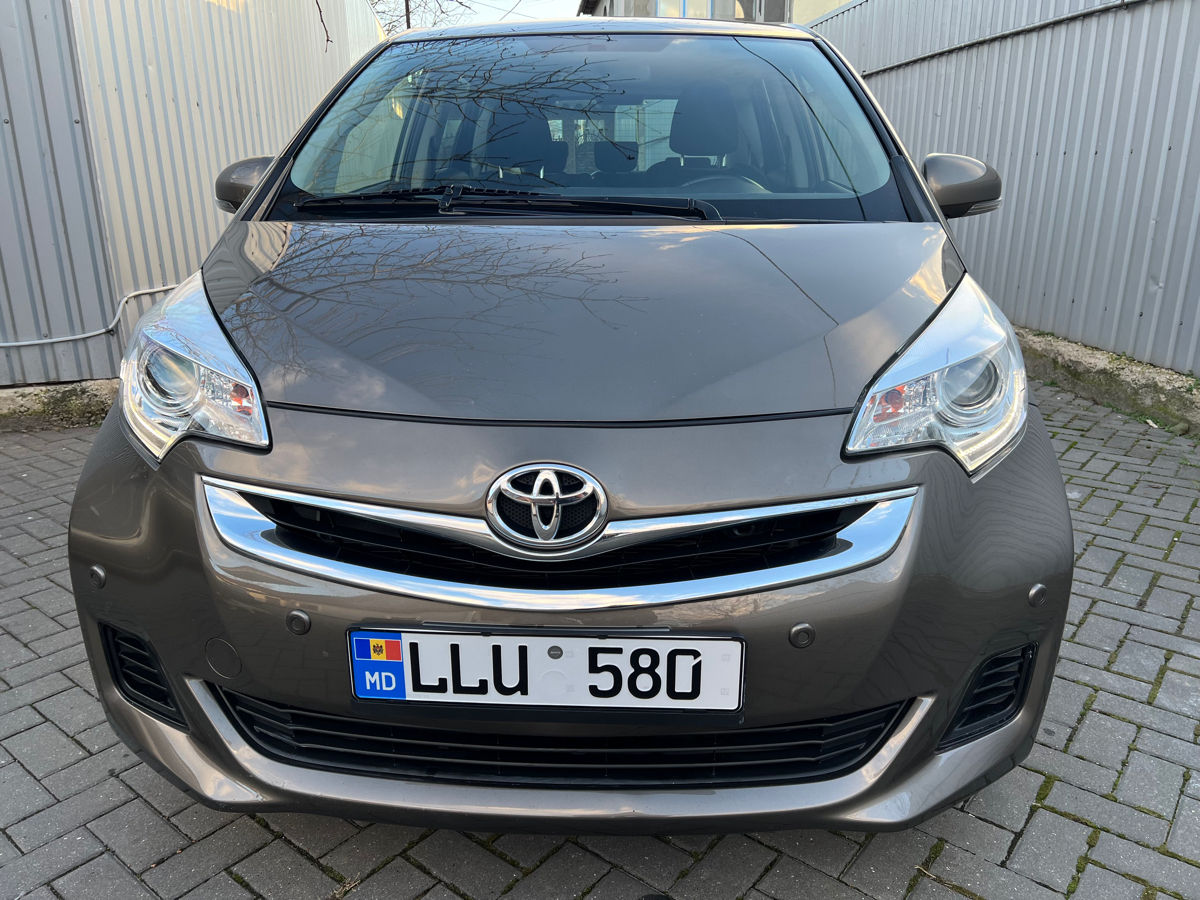 Toyota Verso-S foto 4