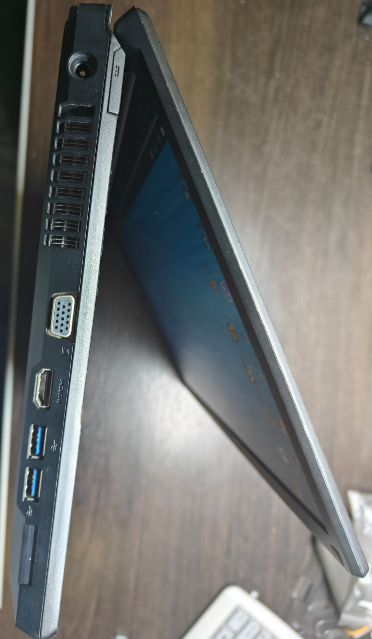 Fujitsu Lifebook A574/k i5/8Gb/256Gb фото 3
