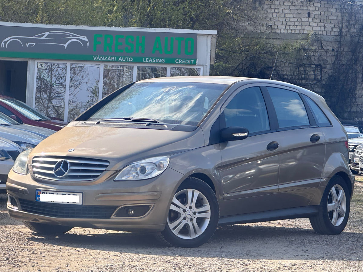 Mercedes B-Class foto 1