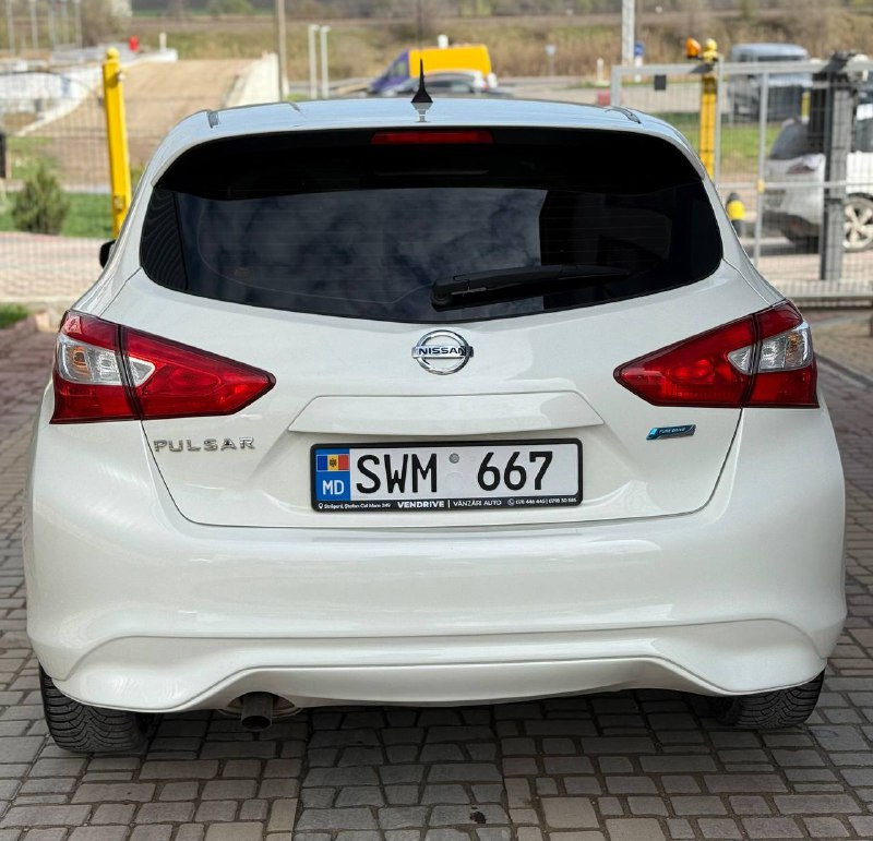 Nissan Pulsar foto 6