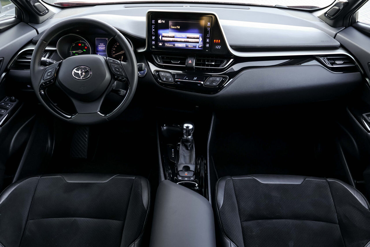 Toyota C-HR фото 10