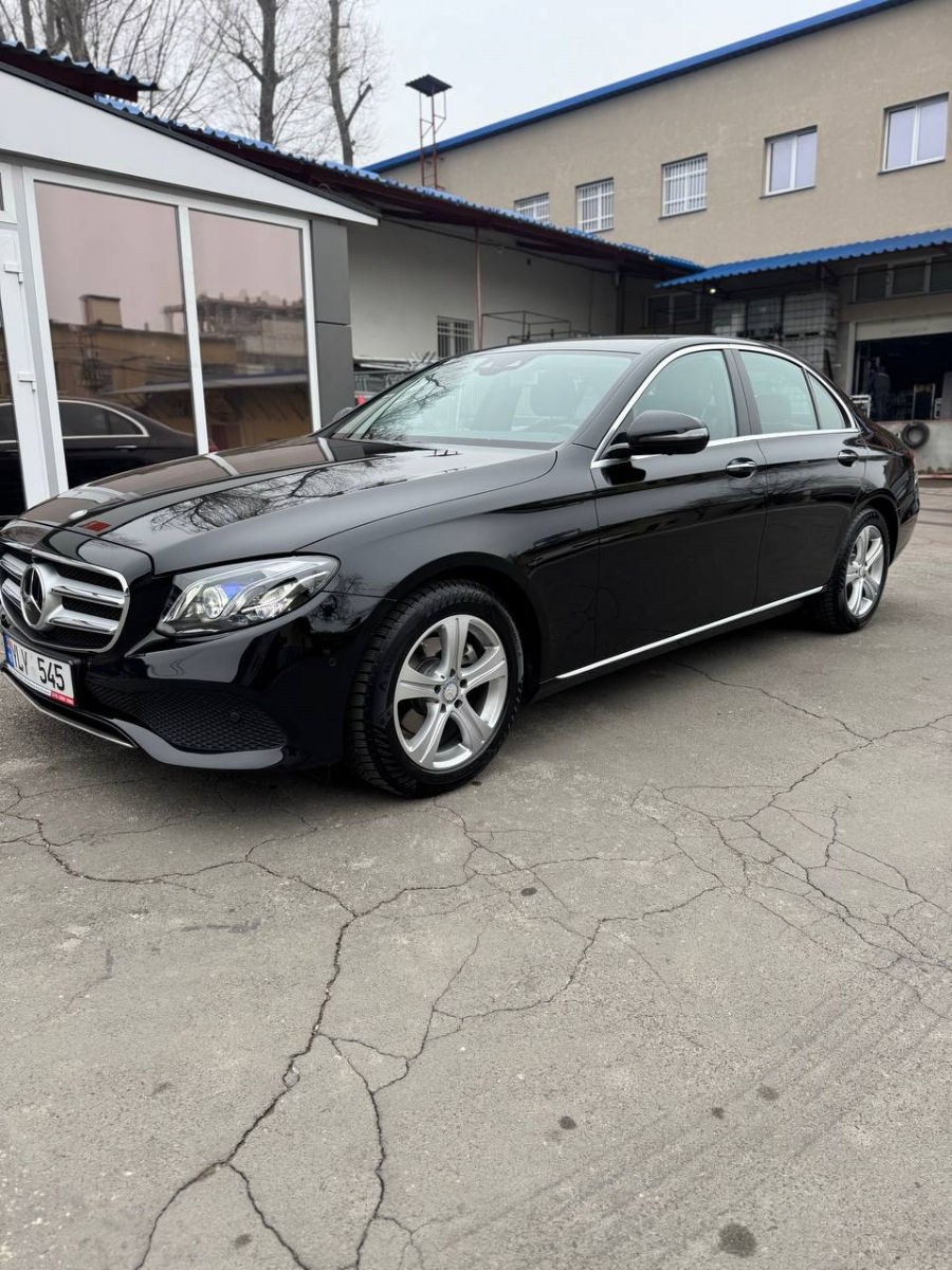 Mercedes E-Class фото 2
