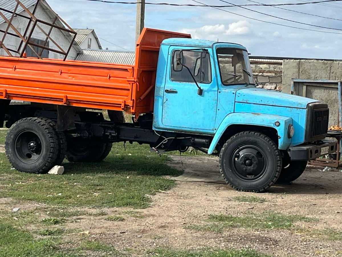 ГАЗ 3307