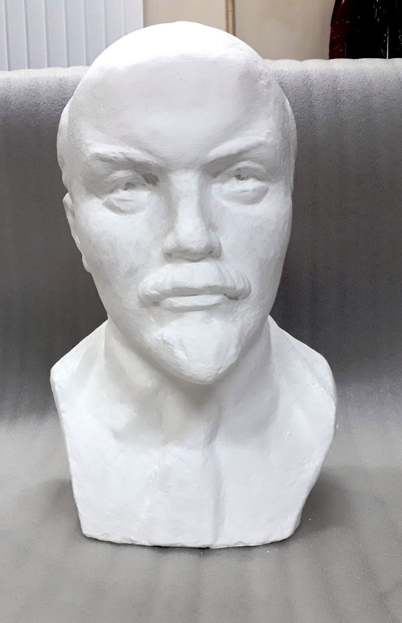 Бюст Ленина