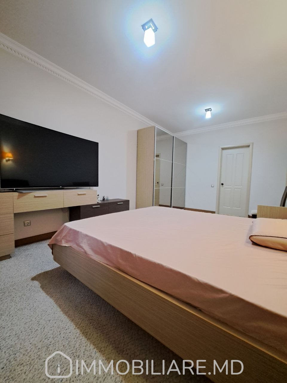 Apartament cu 2 camere, 120 m², Centru, Chișinău foto 4