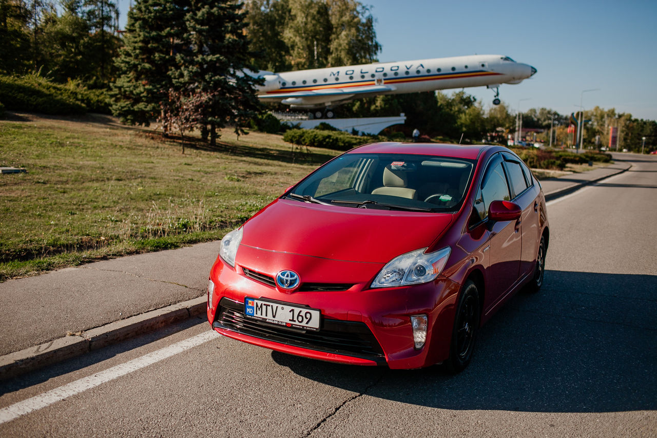 Chirie Toyota Prius auto - servicii calitative la preț accesibil! foto 6