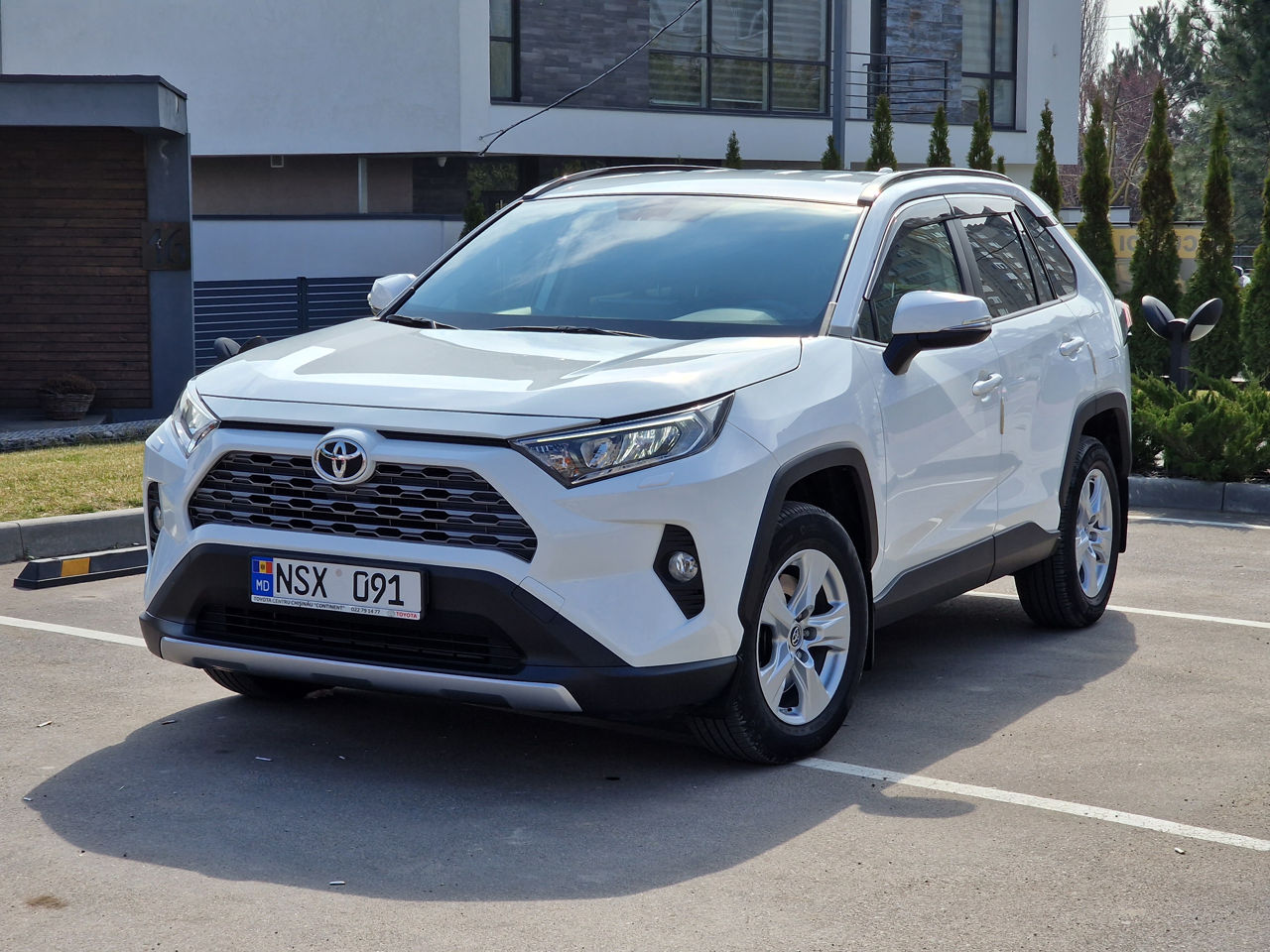 Toyota Rav 4 фото 1
