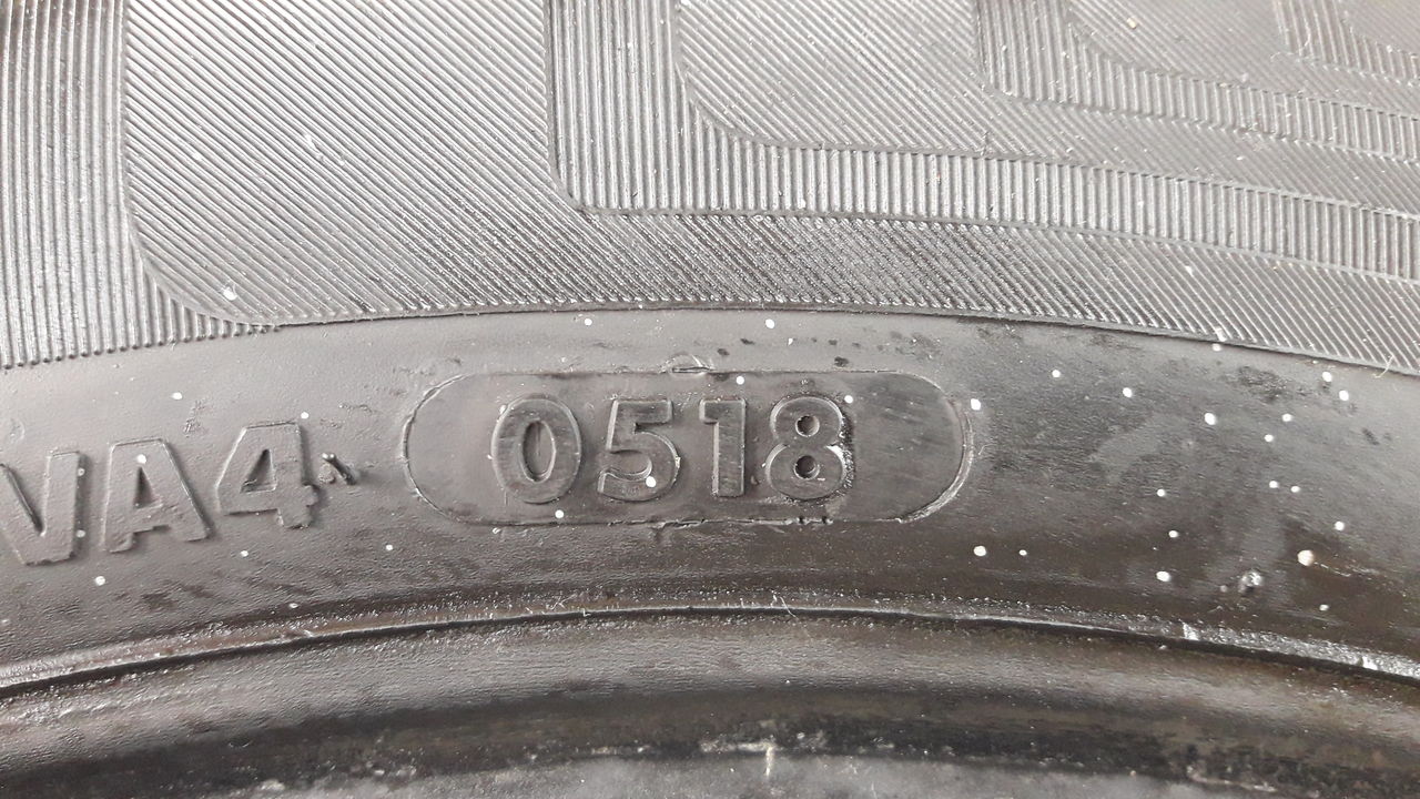 185/60 R15 в отличном состоянии ! Лето