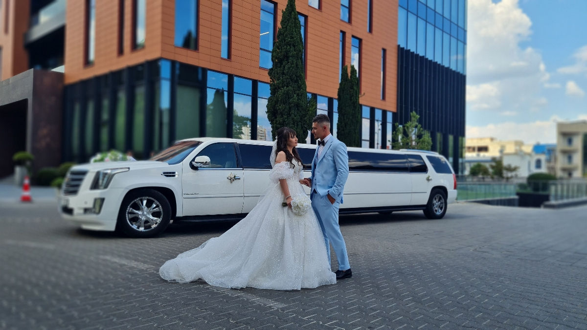 Limuzina Cadillac Escalade foto 1
