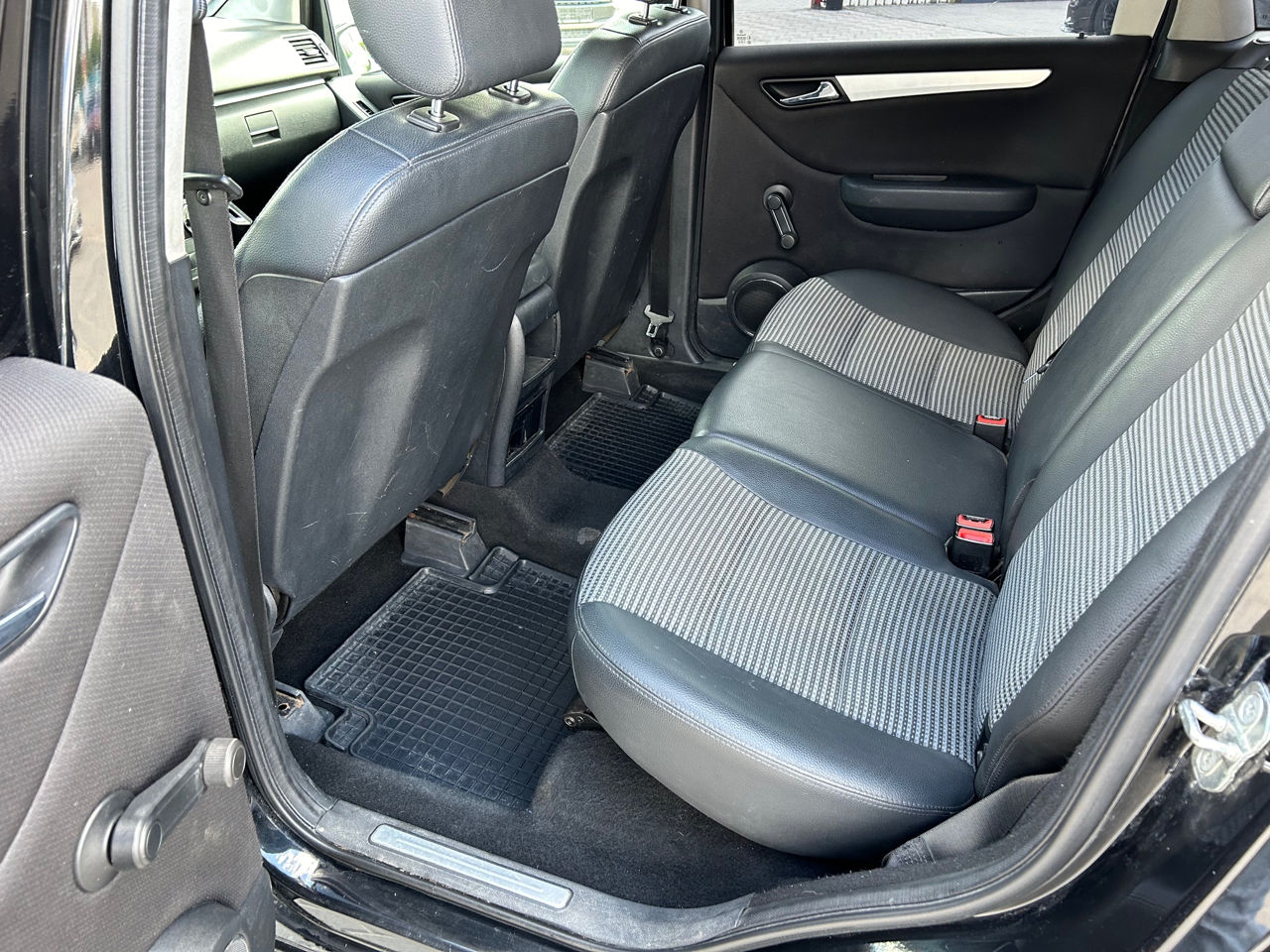 Mercedes B-Class foto 15