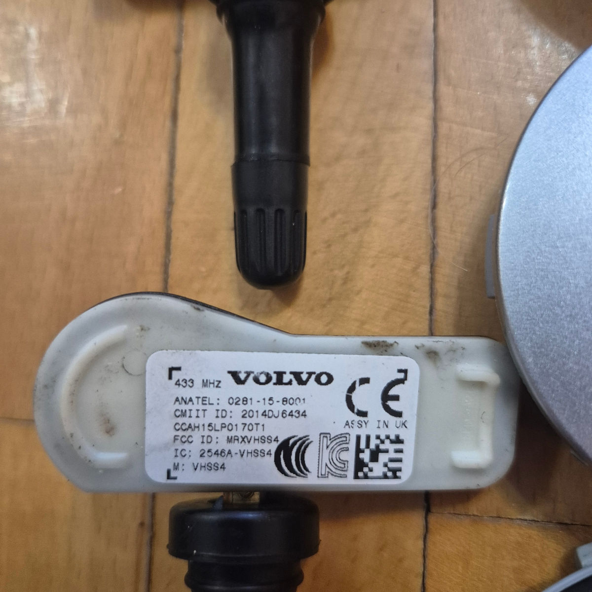 Senzori presiune in roti si capace pentru jante volvo originali Оригинальные датчики давления foto 1