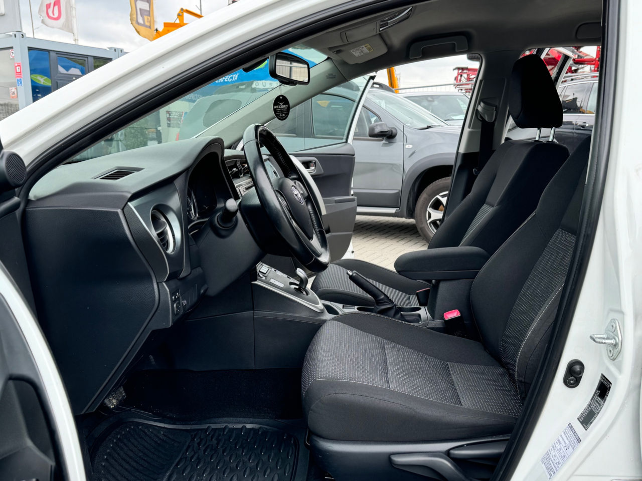 Toyota Auris foto 6