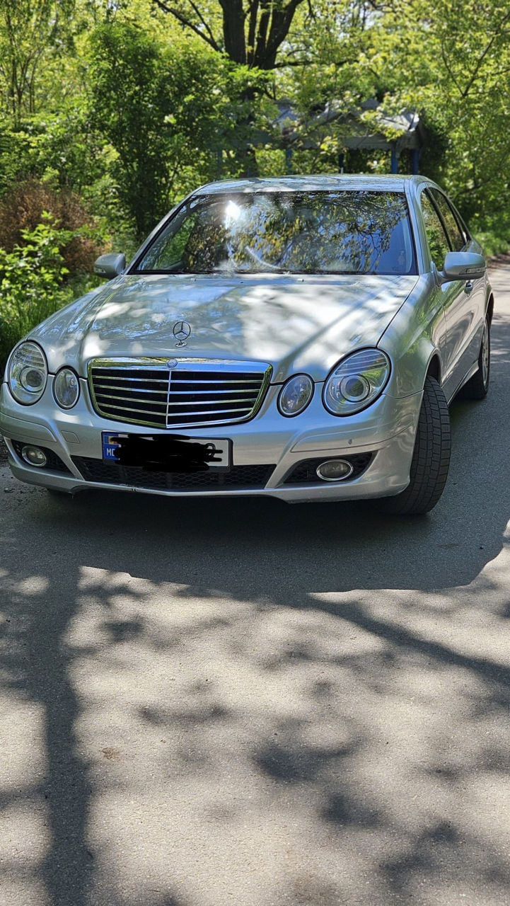 Mercedes E-Class foto 2