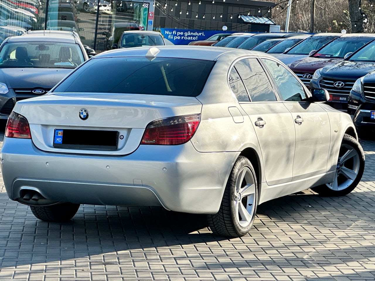 BMW 5 Series foto 4