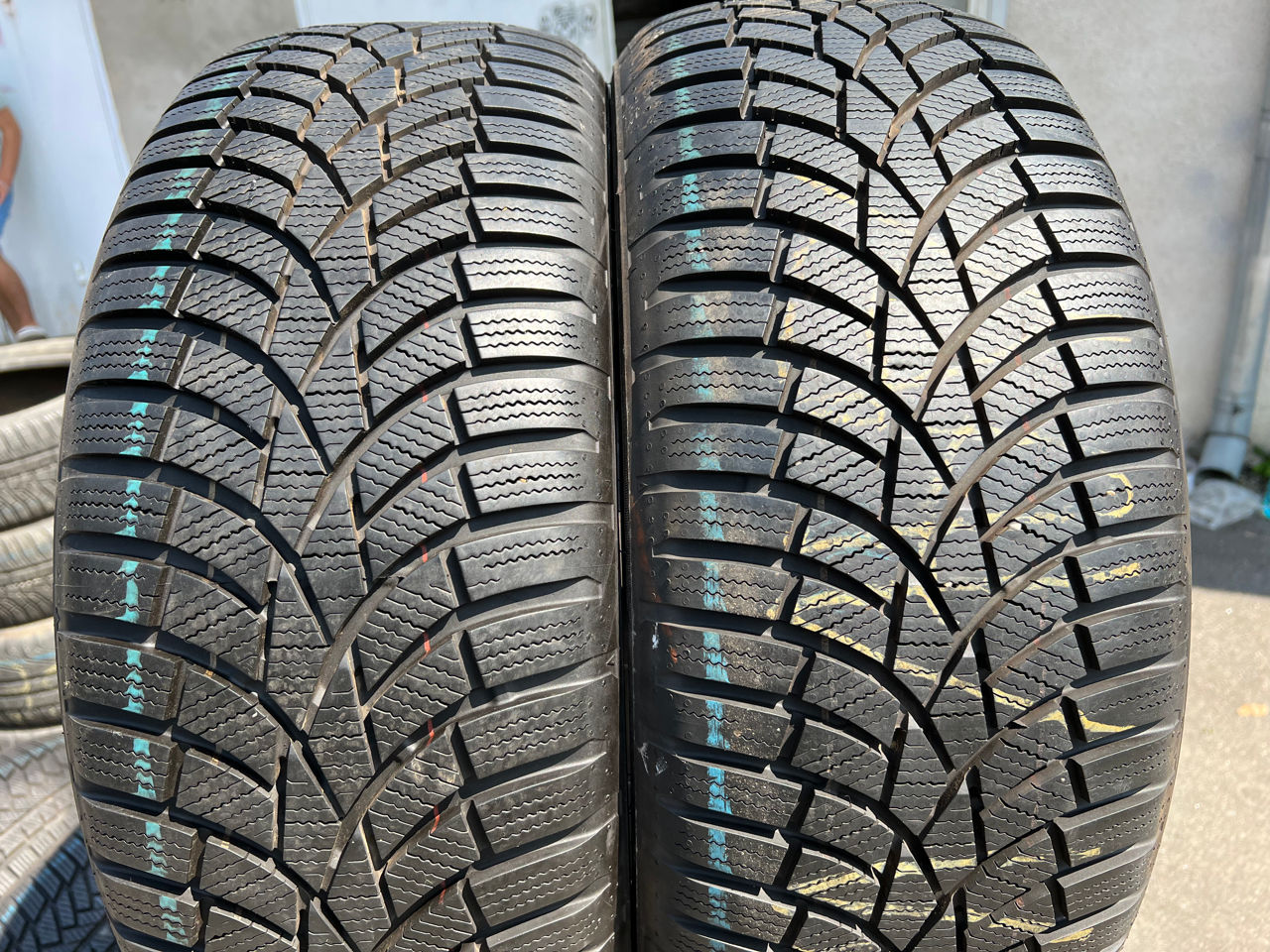 R17 215/55 Toyo Observe S944