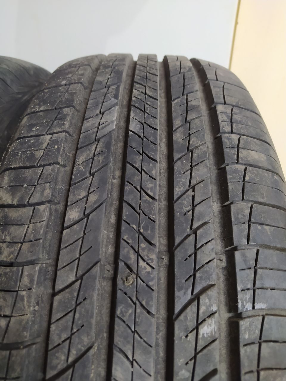 Hankook 215/65 r16, лето, 2шт (90%) - 1600л