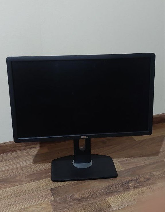 Dell UltraSharp U2312HM / 23" (1920x1080) IPS / 1x DVI, 1x VGA, 1xDP, 4x USB 2.0, фото 1