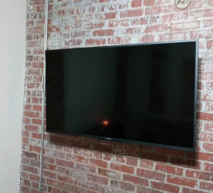 Установка телевизора на стену.