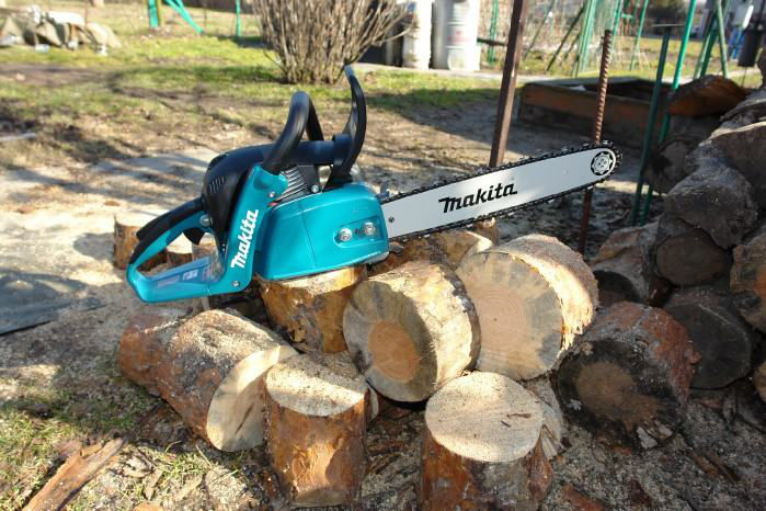 Motoferăstrău Makita 2.2kW foto 0