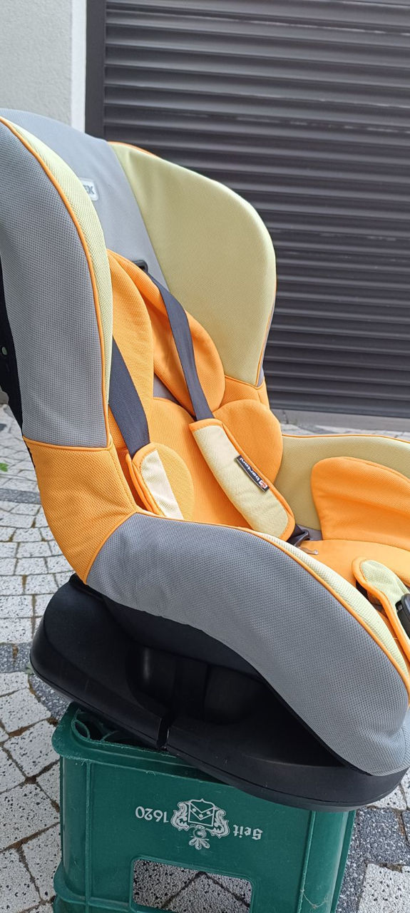 Vind scaun auto pentru copii in stare bună ca noi foto 1