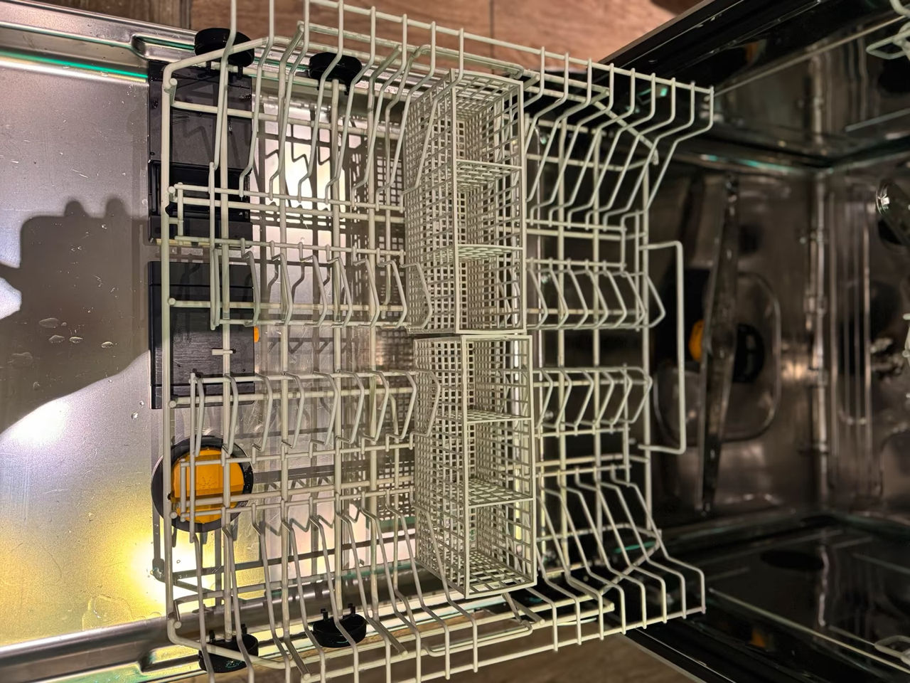 Профессиональная посудомоечная машина Miele фото 9