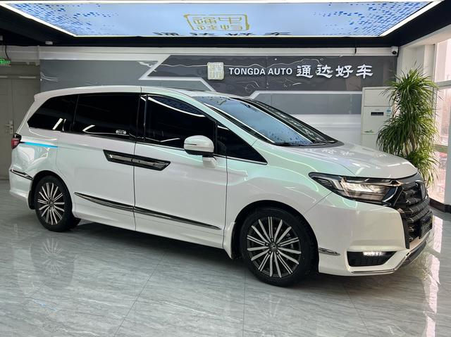 Honda Elysion foto 2