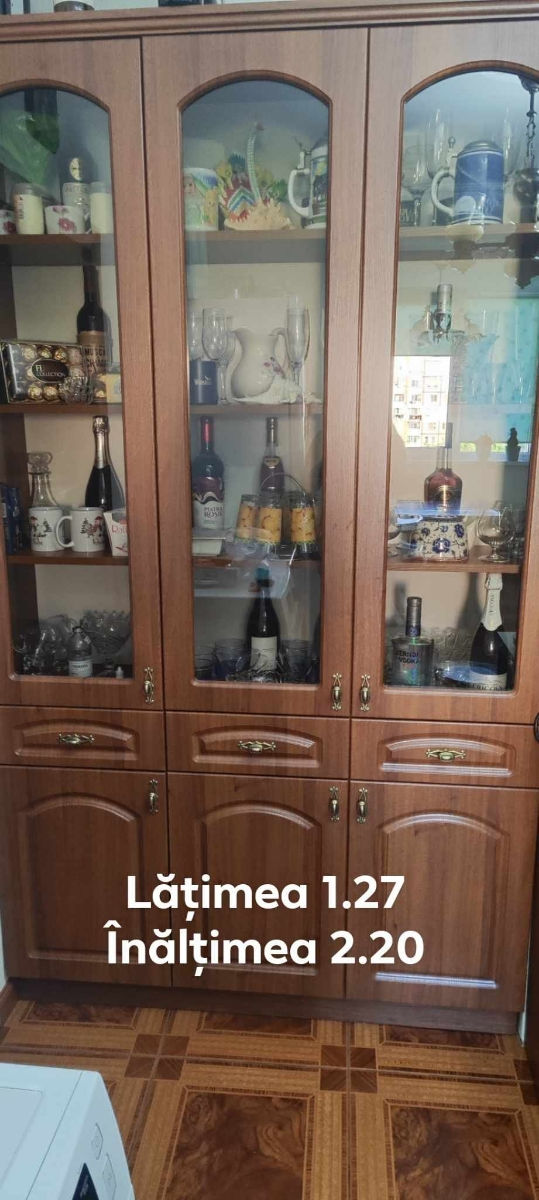 Vînd bucătărie la mîna a doua bine păstrată. Mobilierul tot cu tehnică (hotă,aragaz și cuptor). foto 0