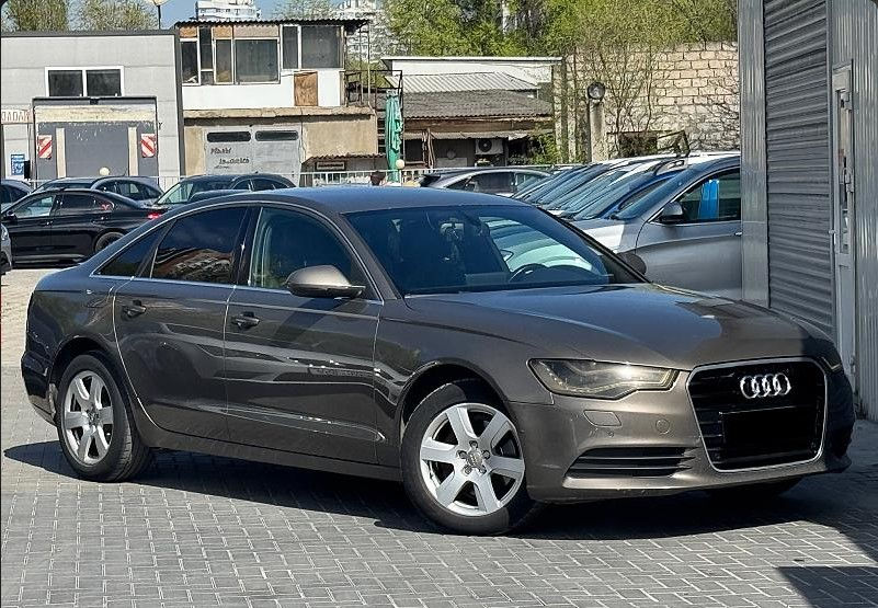 Audi A6 фото 0