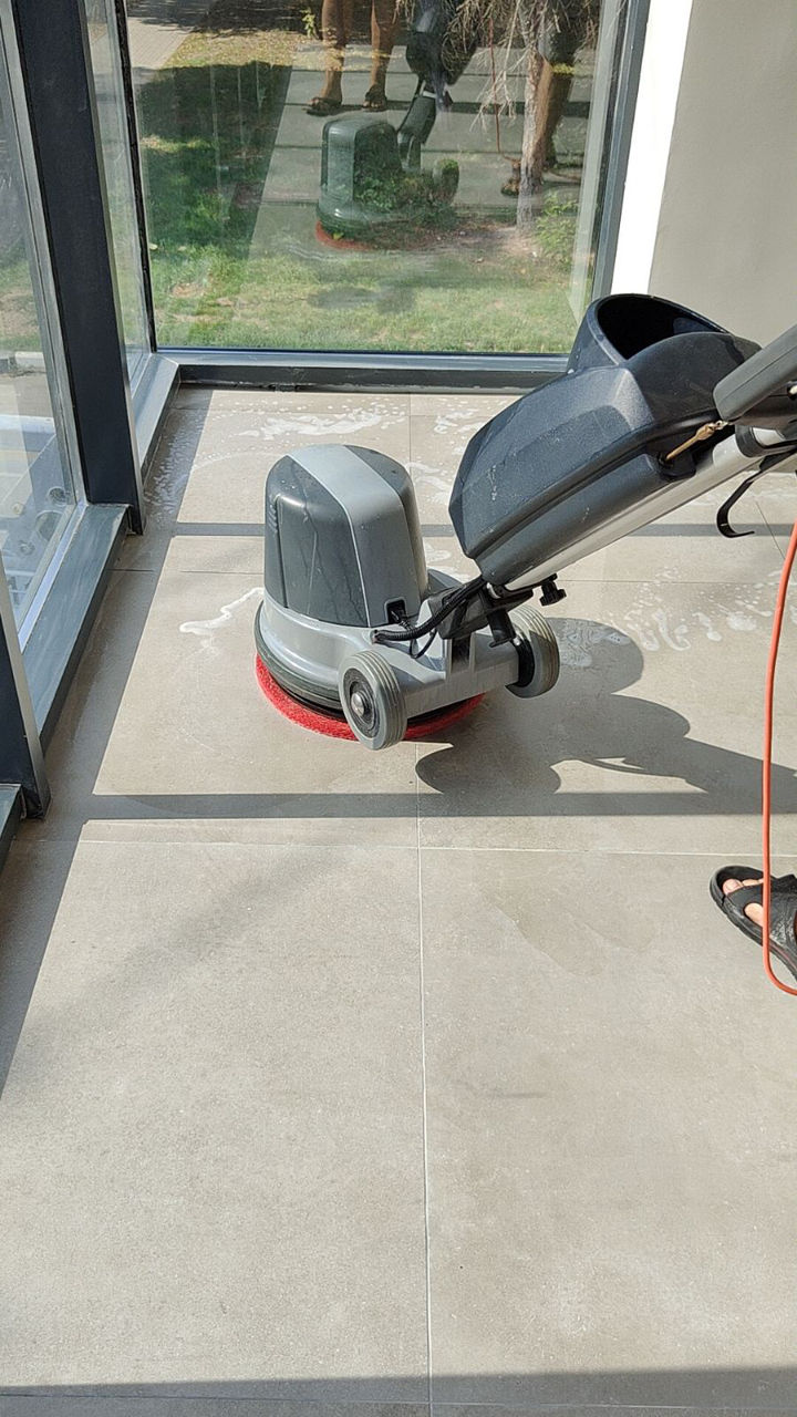 Servicii de cleaning pentru exterior: spalare fatade, acoperisuri, spalare pavaje, garduri, etc. foto 12