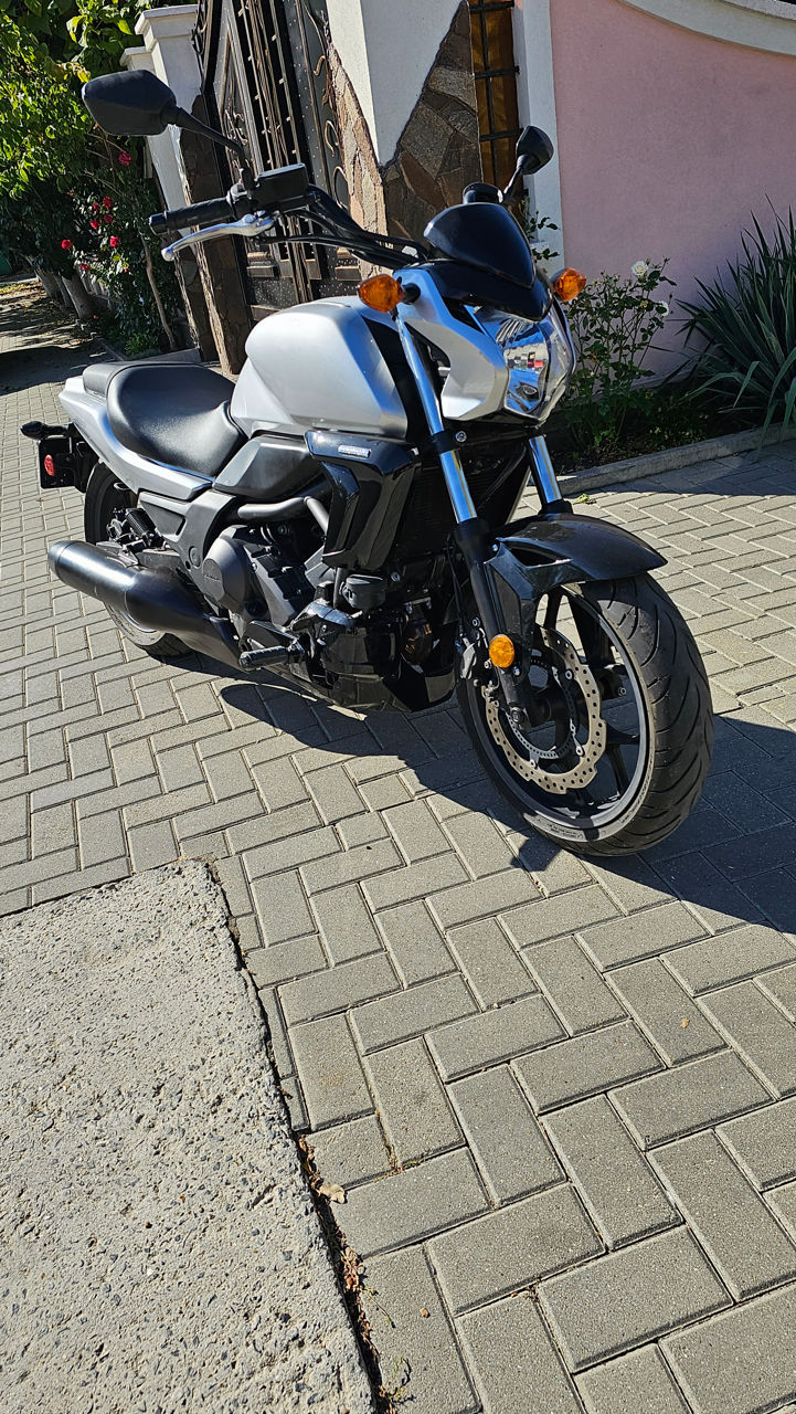 Honda CTX700nd foto 13