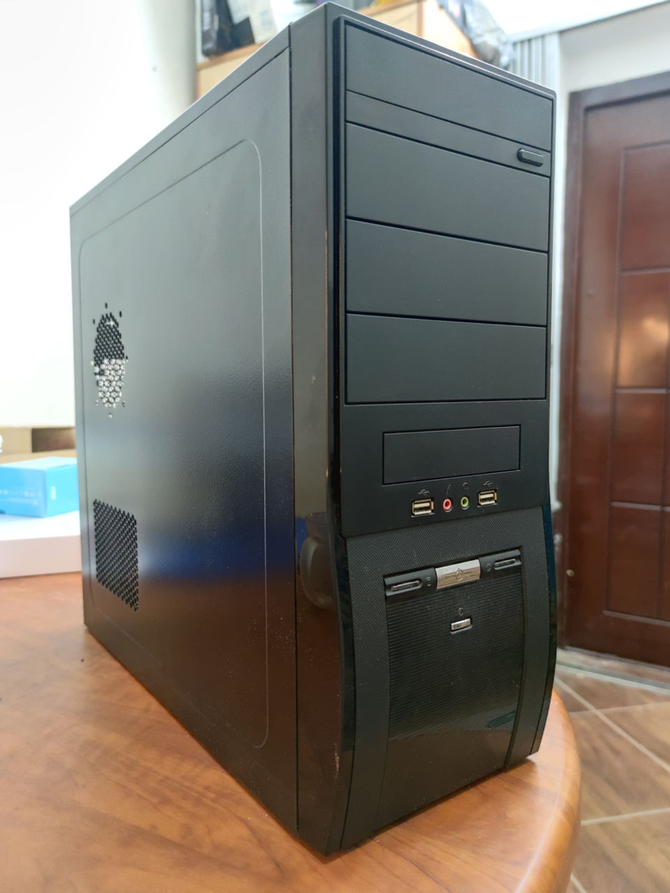 Продам настольный комп(i7-2700/8 gb ram ddr3/GT 740/ 1 Tb hdd)