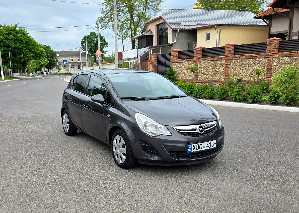 Opel Corsa foto 1