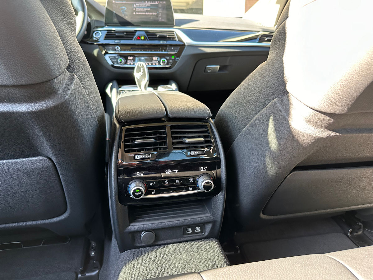 BMW 5 Series фото 8