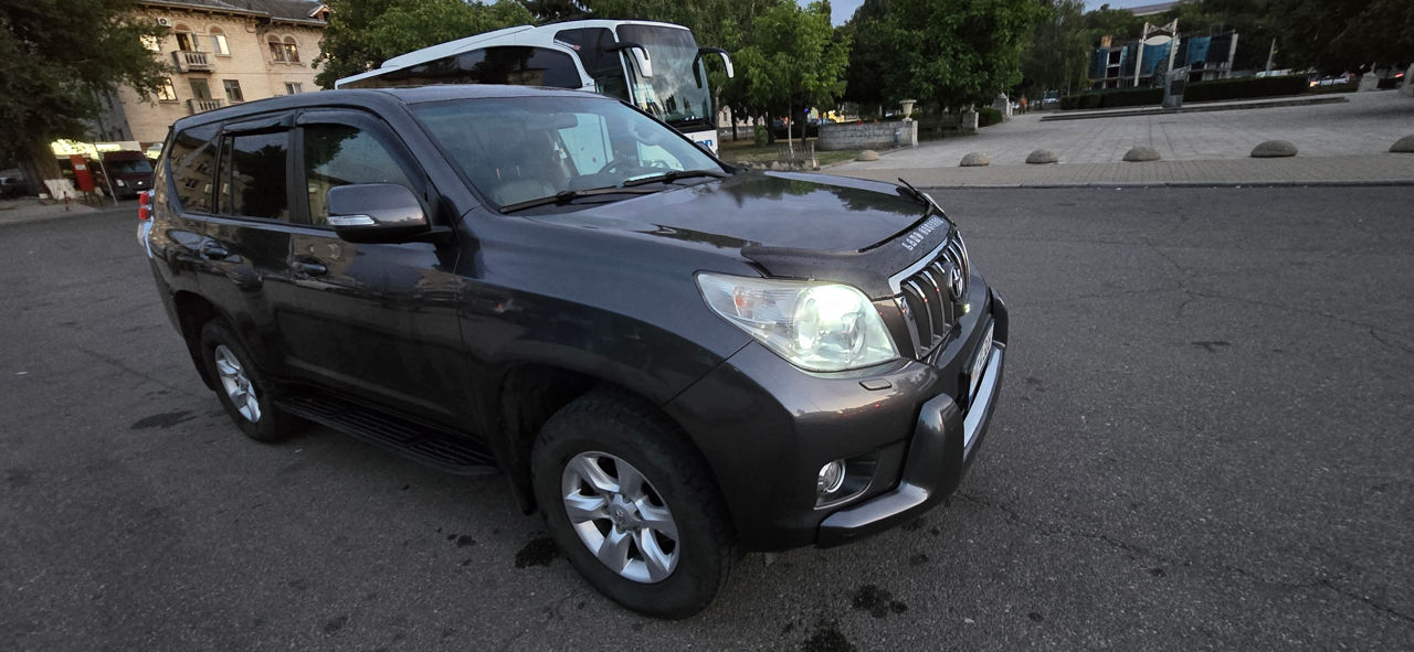 Toyota Land Cruiser Prado фото 1