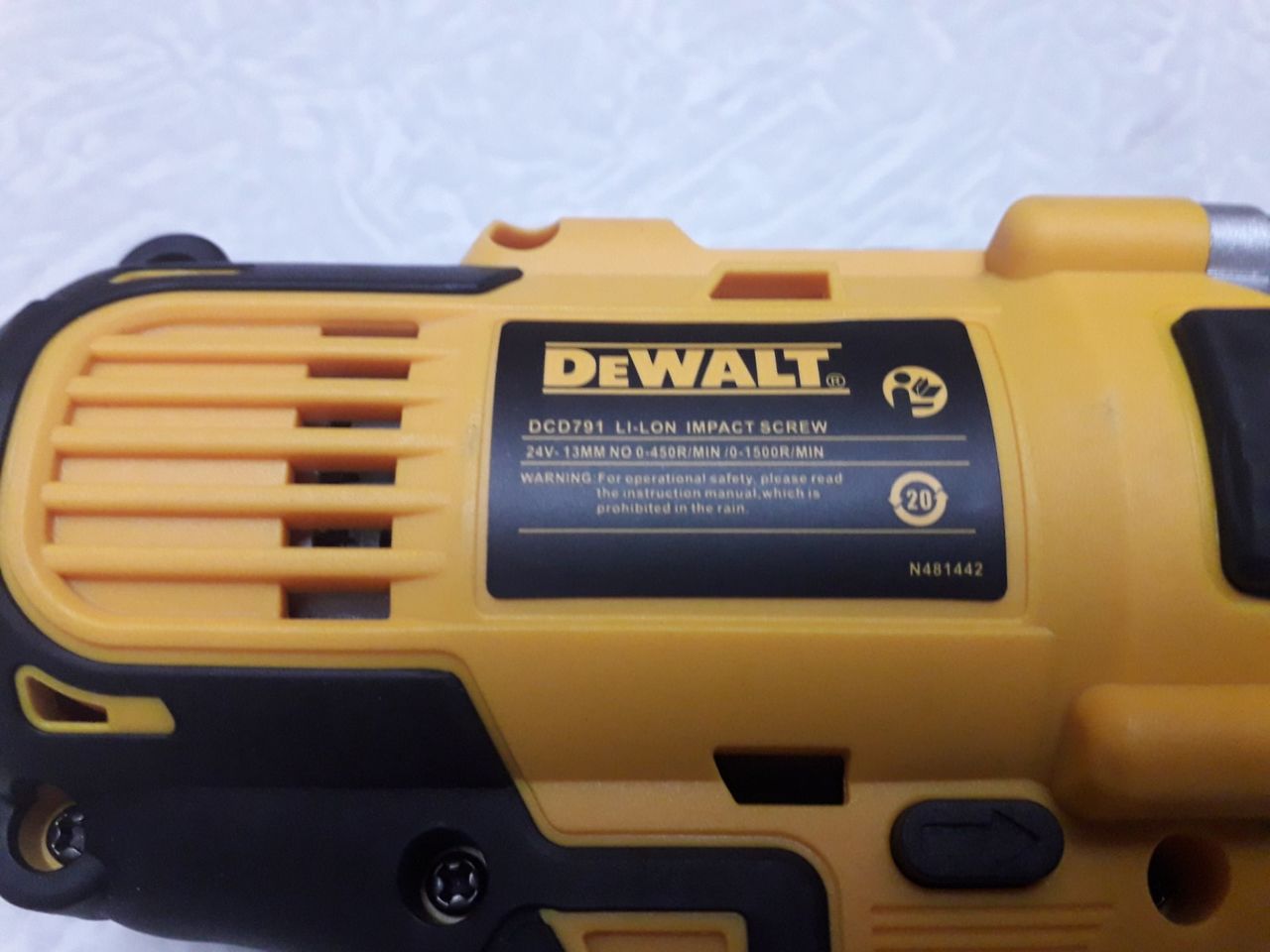 Шуруповерт Makita 24v 2a