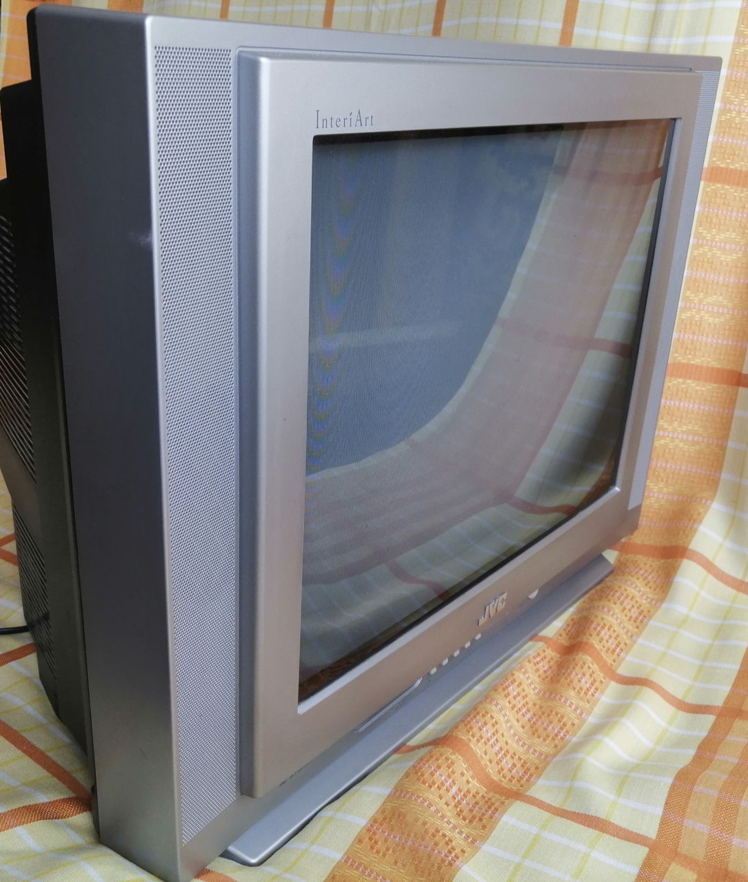 Телевизор JVC AV-2168ТEE 21 дюйм 54 см, с плоским кинескопом. фото 1