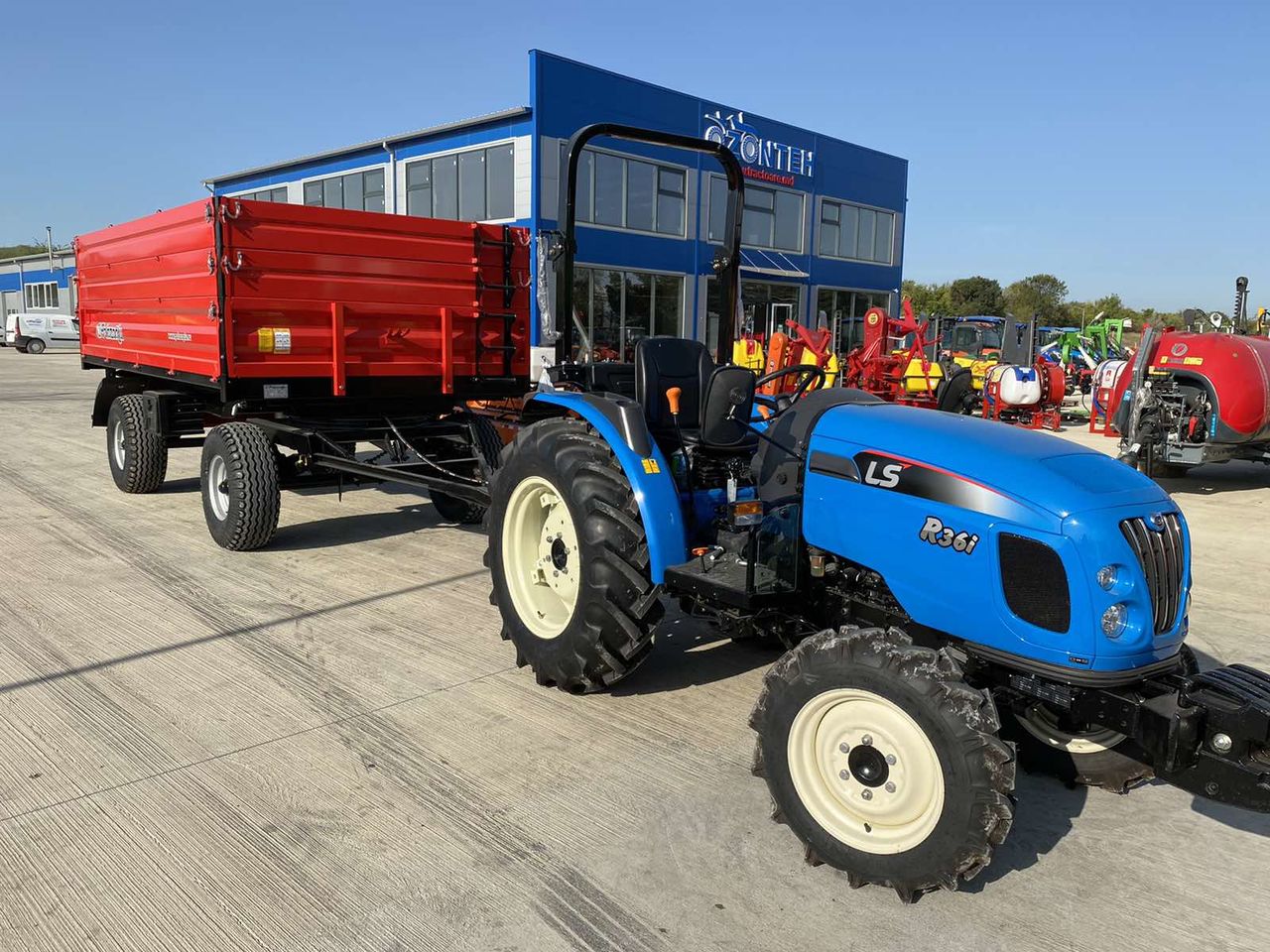 Se vinde tractor Leus R36i  si remorca Polazoglu cu doua axe basculabila in 3 parti!!! foto 7